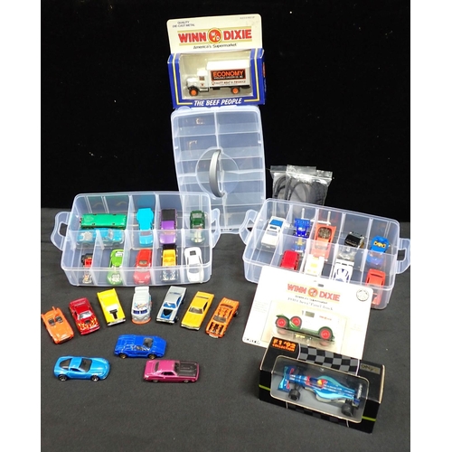 208 - COLLECTION OF VINTAGE HOTWHEELS IN CARRY CASE 30 unboxed models, including Lamborghini Countach. Mod... 