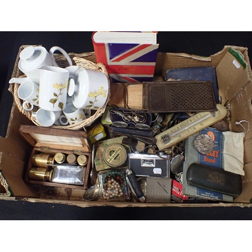 32 - A QUANTITY OF SUNDRIES, KITCHENALIA a coffee set, cased weights, vintage tins, spectacles, plated wa... 