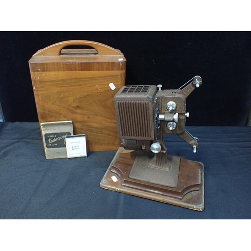 80 - A VINTAGE KODASCOPE 8 DE LUXE PROJECTOR in Art Deco style walnut case