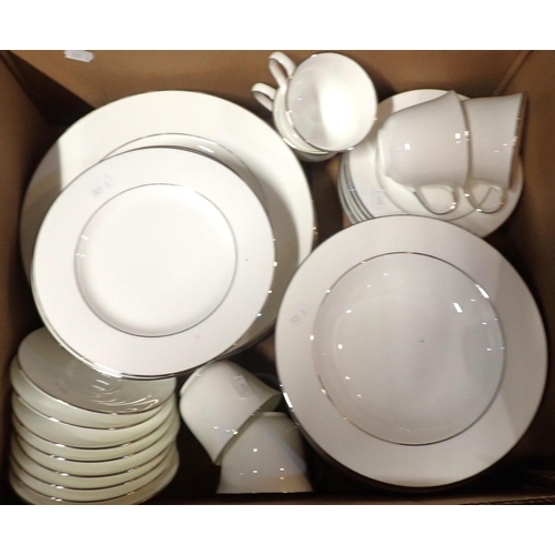 118 - A ROYAL DOULTON SIGNATURE PLATINUM PART DINNER SERVICE (some wear), an Edwardian Coalport cup and sa... 