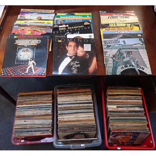 122 - A LARGE COLLECTION OF LP VINYL RECORDS Cliff Richard, Frank Sinatra and others, various, mostly pop ... 