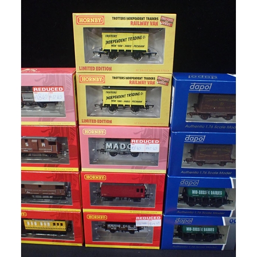 144 - A COLLECTION OF 00 GAUGE GOODS WAGONS Hornby, Wrenn, Dapol, Bachmann, most boxed as new