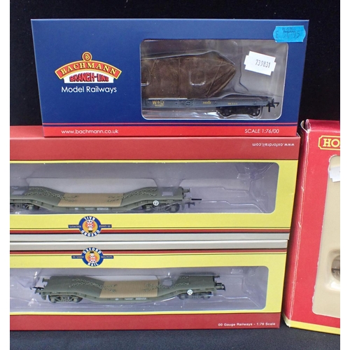 151 - BACHMANN 00 GAUGE GOODS WAGONS WD Parrot bogie wagon with WW1 tank x 2, set of brake vans, NSE, with... 