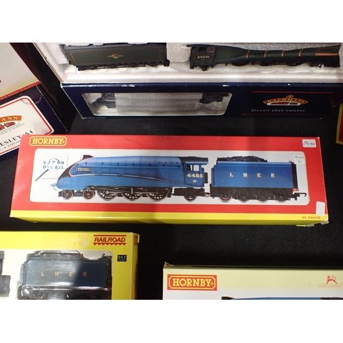 154 - A COLLECTION OF BOXED 00 GAUGE A$ MODELS mostly Hornby, three Bachmann, various LNER and BR liveries... 