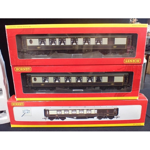 156 - HORNBY 00 GAUGE PULLMAN COACHES BOXED AS NEW with three Janestrains Pullmans, and set of three Pullm... 