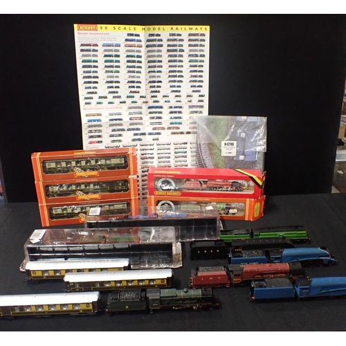 166 - A COLLECTION OF 00 GAUGE LOCOMOTIVES AND COACHES Hornby mostly, locomotives and Pullman coaches, box... 