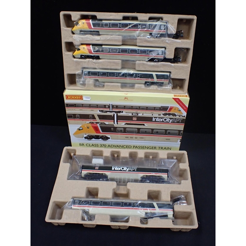 184 - HORNBY 00 GAUGE BOXED TRAIN SET BR Class 370 APT. Sound chip fitted.