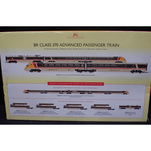 184 - HORNBY 00 GAUGE BOXED TRAIN SET BR Class 370 APT. Sound chip fitted.