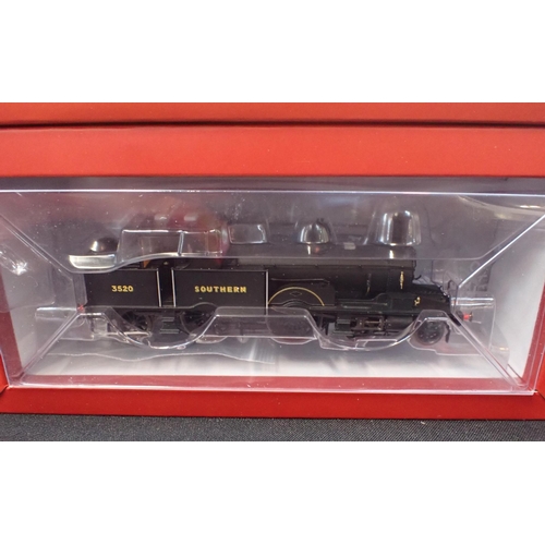 186 - HORNBY 00 GAUGE LOCOMOTIVES BOXED AS NEW SR Terrier Bembridge, Ruston & Hornsby Express Dairy set, w... 