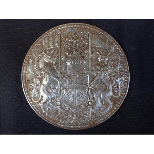 234 - A CAST IRON ROUNDEL BEARING THE ROYAL STUART COAT OF ARMS 14.5cm dia,, a cast iron jewellery casket ... 