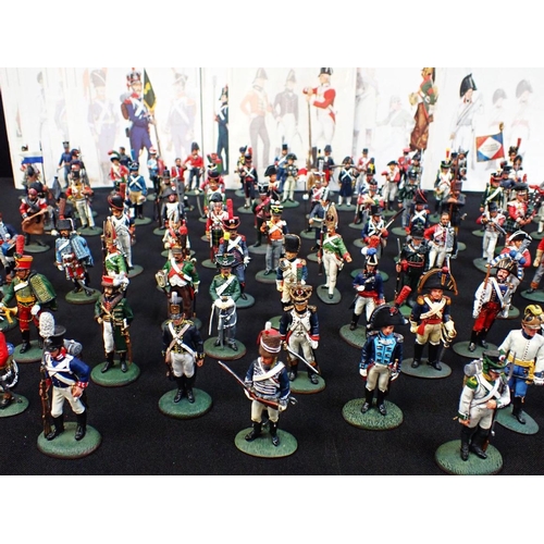 238 - A COLLECTION OF DEL PRATO MILITARY FIGURES infantry of the Napoleonic period, with related Del Prato... 