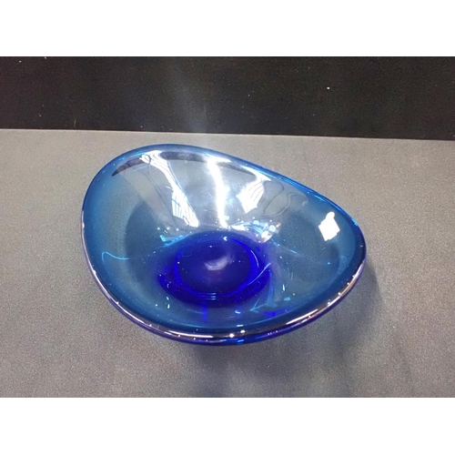 247 - A SCANDINAVIAN ART GLASS BOWL of eliptical form, with ground pontil 27cm wide