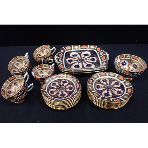 286 - A ROYAL CROWN DERBY IMARI PATTERN PART TEA SERVICE (7 cups, 8 saucers and plates, 2 cake plates, bas... 