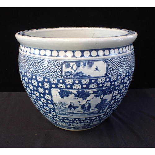 290 - A CHINESE BLUE AND WHITE FISH BOWL, QING c. early/mid 19th century, the exterior painted all over wi... 