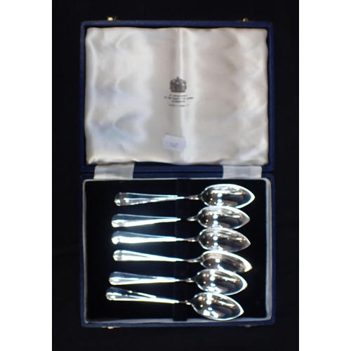 332 - A CASED SET OF MAPPIN AND WEBB GRAPEFRUIT SPOONS together with a plated cased set of fish servers