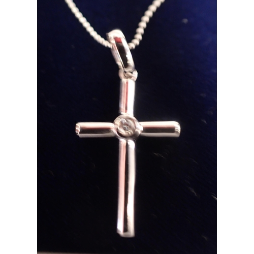 456 - A 9CT WHITE GOLD AND DIAMOND CROSS PENDANT with a 9ct white gold chain, (c.4.58grams total weight) f... 