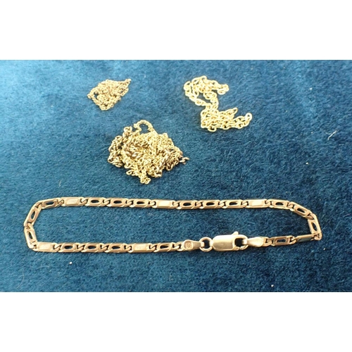 466 - A 9CT WHITE AND GOLD TWO-TONE CHAIN-LINK BRACELET and three broken yellow metal chain-link necklaces... 