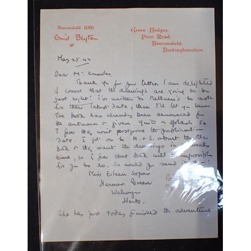 550 - ENID BLYTON HAND WRITTEN LETTER WITH CERTIFICATE OF AUTHENTICITY the letter dated May 25.42 to Mr J ... 