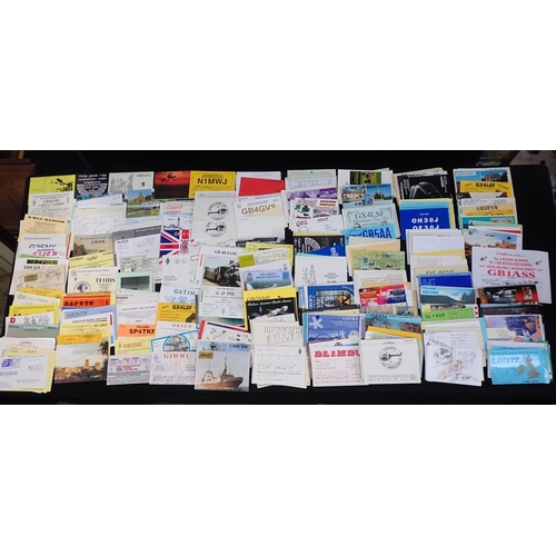 562 - A COLLECTION OF AMATEUR CB RADIO HAM QSL/QSO CARDS from many international locations, mostly 1990s