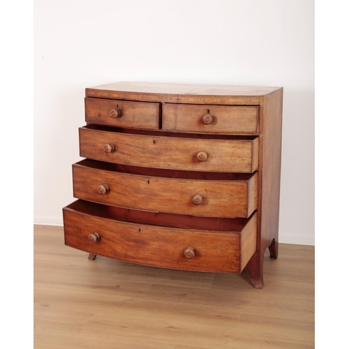 179 - A REGENCY MAHOGANY BOW FRONT CHEST OF DRAWERS

the cross banded top over two short and three long gr... 