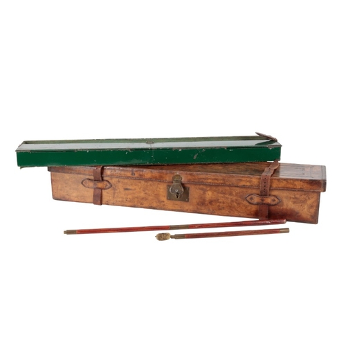 237 - HUGH SNOWIE OF INVERNESS: A BROWN LEATHER SINGLE GUN CASE

with a green baize interior, barrel lengt... 