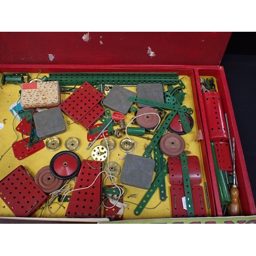 197 - MECCANO SET No.8, BOXED with instruction books