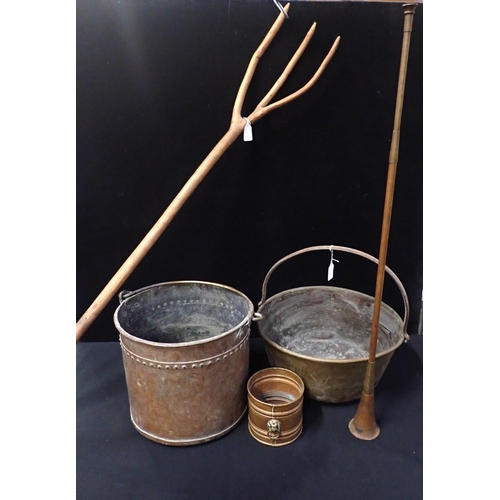 98 - A RIVETTED COPPER BUCKET a jam pan, coaching horn, cache pot, and a 'hedgerow' pitchfork