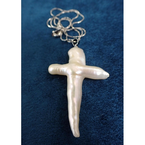 406 - A PEARL CROSS PENDANT on an 18ct white gold necklace (c.9.48grams total weight)