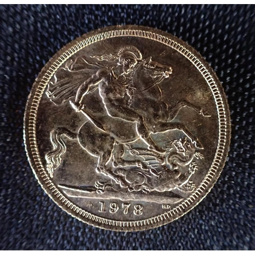 473 - A 1978 ELIZABETH II GOLD SOVEREIGN reverse with St George and Dragon, c. 7.9 grams