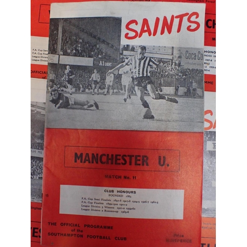 522 - TWENTY-ONE SOUTHAMPTON FC FOOTBALL PROGRAMMES c.1960s, including v. Rosenborg, 1969