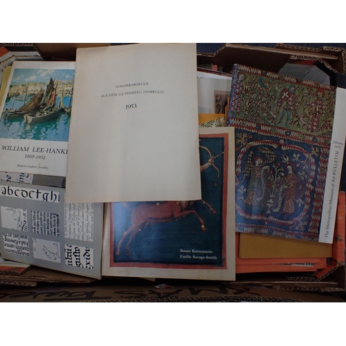 541 - A COLLECTION OF EPHEMERA including pamphlets, journals, guidebooks, academic papers etc, mostly art ... 