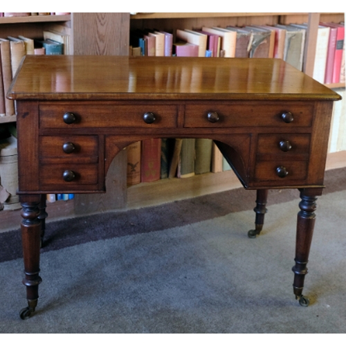 417 - A WILLIAM IV MAHOGANY DRESSING TABLE

in the manner of Gillows of Lancaster, with an arrangement of ... 