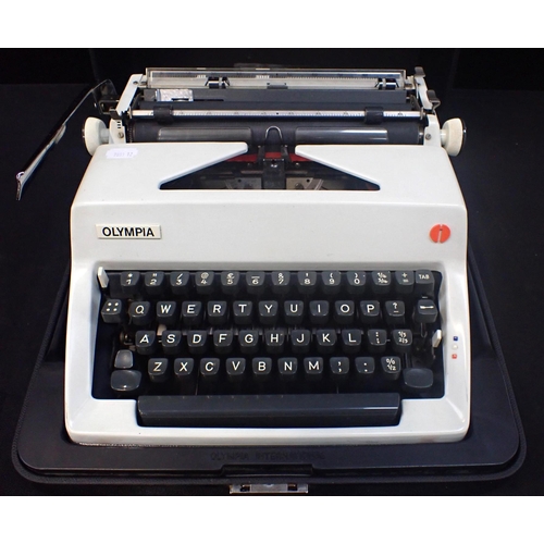 118 - A WEST GERMAN 'OLYMPIA' TYPEWRITER in carrying case