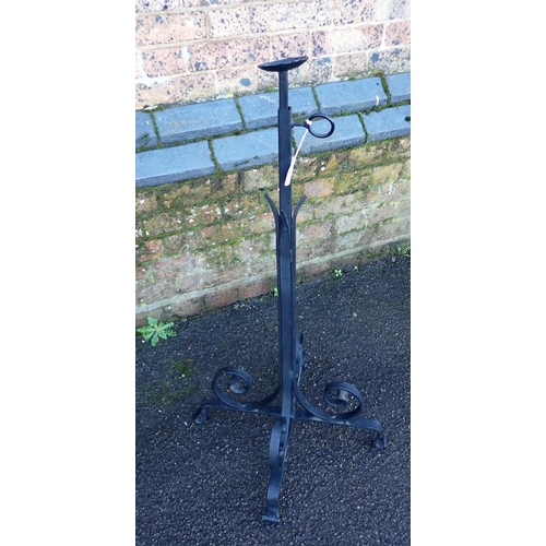 289 - A WROUGHT IRON LAMP STAND adjustable to 158cm high (no fittings)