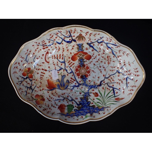 381 - TWO EARLY 19th CENTURY DERBY DISHES one painted with a Chantilly sprig pattern, the other in Imari s... 