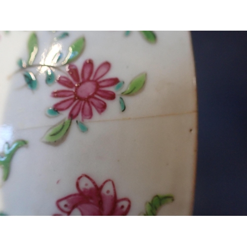 405 - CHINESE EXPORT FAMILLE ROSE BOWL late 18th century, 18 cms diam