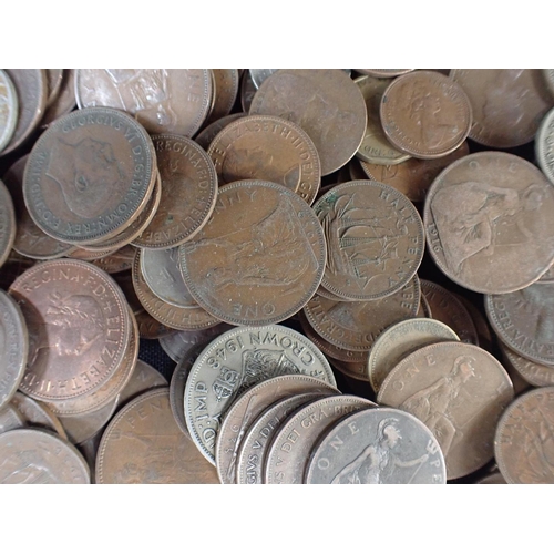 557 - A QUANTITY OF VICTORIAN AND LATER COINAGE including a few commemoratives