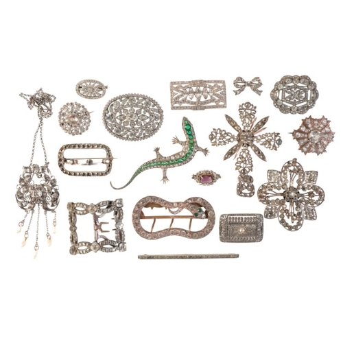 226 - A LARGE COLLECTION OF PASTE JEWELLERY

including an antique Georgian pendant necklace in silver, set... 
