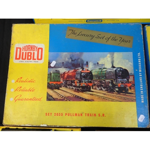 231 - HORNBY DUBLO BOXED SETS Caledonian and SR Pullman, both early 1960s, with two made-up sets in modern... 