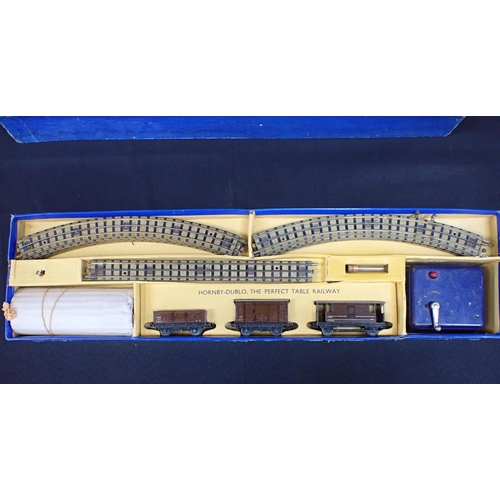 254 - HORNBY DUBLO BOXED GOODS TRAIN SET EDG7 PRE-WAR LMS, appears complete with instructions, wear commen... 