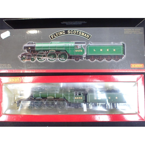 259 - HORNBY 00 GAUGE LOCOMOTIVES LNER R3371 Mallard, R3336 Flying Scotsman, R3171 Cock O The North, R3086... 