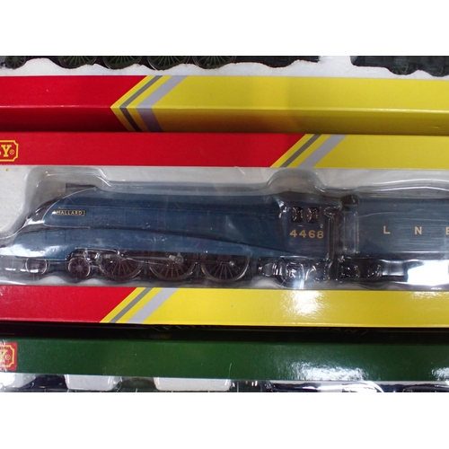 259 - HORNBY 00 GAUGE LOCOMOTIVES LNER R3371 Mallard, R3336 Flying Scotsman, R3171 Cock O The North, R3086... 