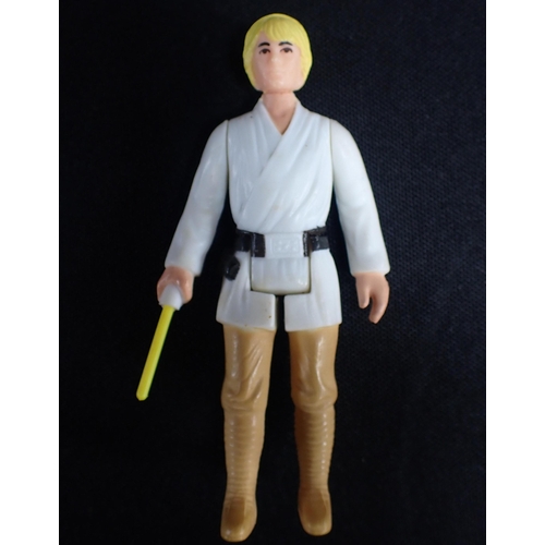 262 - VINTAGE STAR WARS LUKE SKYWALKER FARMBOY 1977 ACTION FIGURE WITH BUILT IN LIGHT SABER with 10 of the... 