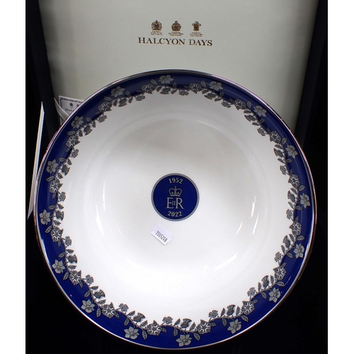 347 - A HALYCON DAYS BONE CHINA LARGE BOWL royal commemorative, together with other ceramics and 3D glass ... 