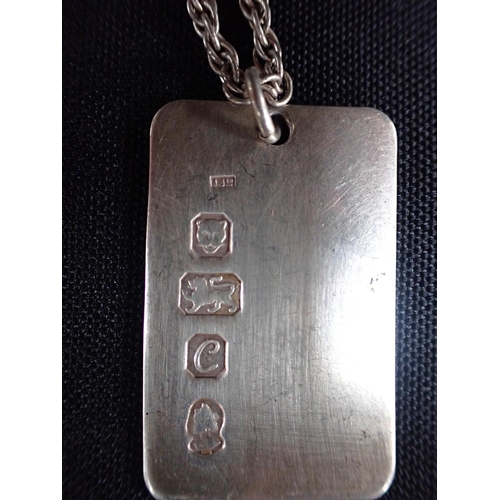 468 - A LONDON SIVLER INGOT PENDANT 1977