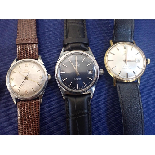 524 - MENTOR: A GENTLEMAN'S STAINLESS STEEL WRISTWATCH with manual wind movement, the white dial with blue... 