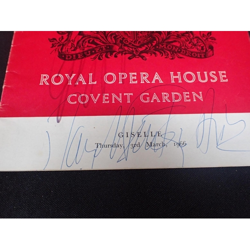 640 - A SIGNED 1966 ROYAL OPERA HOUSE PROGRAMME FOR GISELLE signed by Margot Foteyn and Rudolph Nureyev