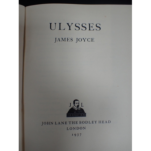 658 - JAMES JOYCE: ULYSSES, JOHN LANE THE BODLEY HEAD 1937 (no d/w, some spotting, green cloth soiled)