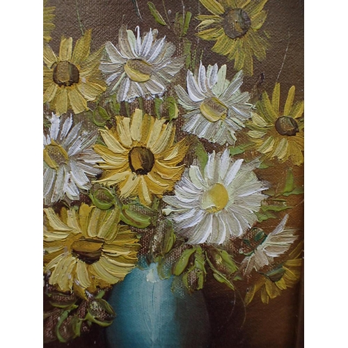 762 - DAISIES IN A VASE, OIL ON BOARD 27cm X 33cm in gilt ornate frame