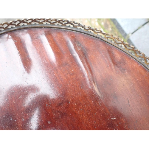 799 - A FRENCH MAHOGANY KIDNEY SHAPED OCCASIONAL TABLE with ormolu mounts, fitted single drawer, early 20t... 